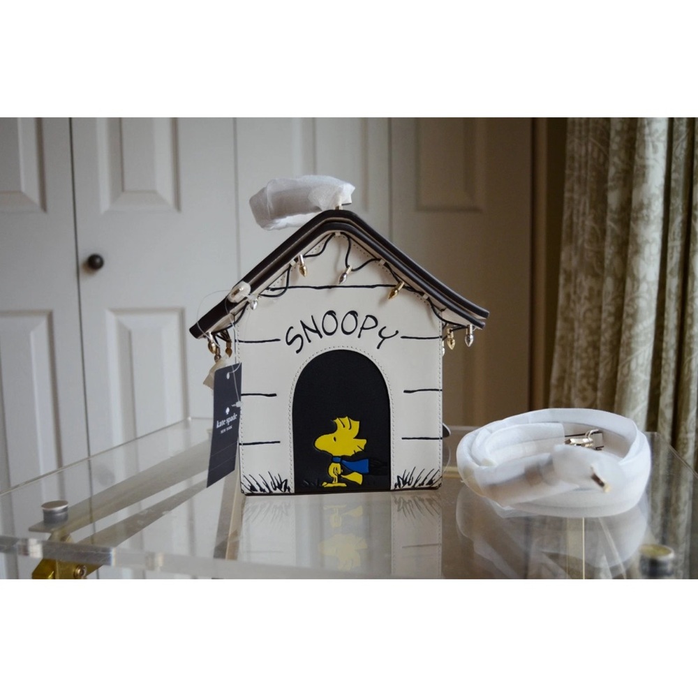 Kate Spade X Peanuts Snoopy 3D Dog House Crossbody Novelty Purse NWT Woodstock